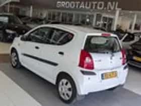 Suzuki Alto (2011) thumbnail 3