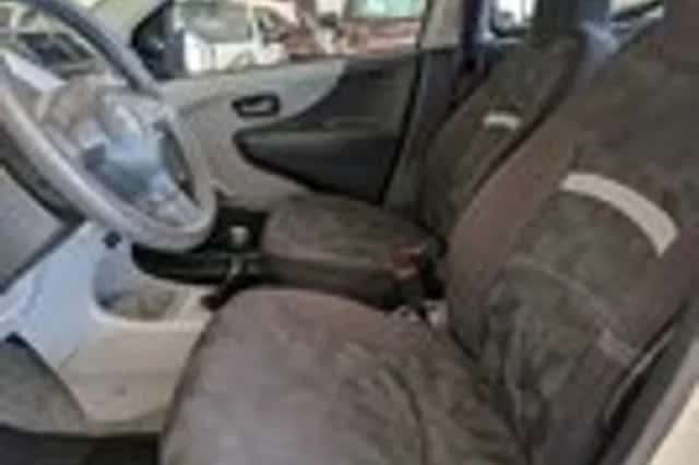 Suzuki Alto (2011) thumbnail 6