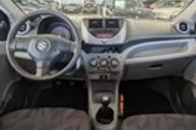 Suzuki Alto (2011) thumbnail 8