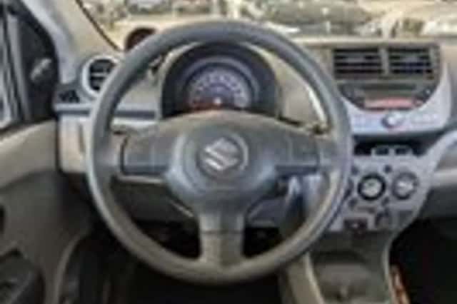 Suzuki Alto (2011) thumbnail 9