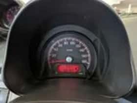 Suzuki Alto (2011) thumbnail 10