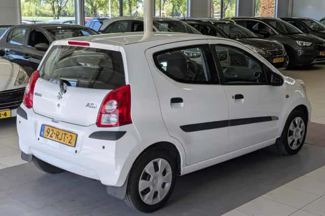 Suzuki Alto (2011) thumbnail 4