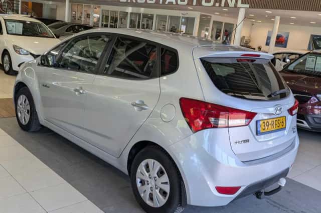 Hyundai ix20 (2011) thumbnail 3