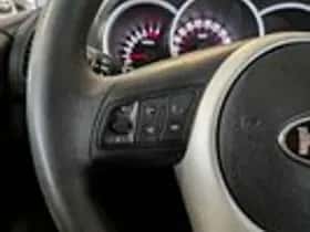 Kia Venga (2014) thumbnail 12