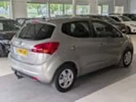 Kia Venga (2014) thumbnail 4