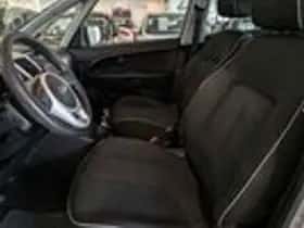 Kia Venga (2014) thumbnail 6