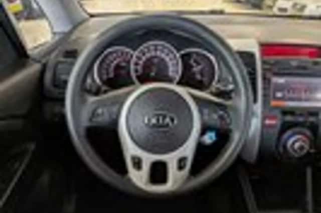 Kia Venga (2014) thumbnail 10