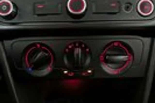 Volkswagen Polo (2012) thumbnail 12