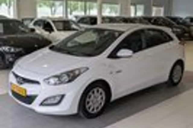 Hyundai i30 (2012) thumbnail 2