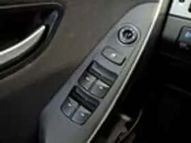 Hyundai i30 (2012) thumbnail 17