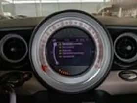 MINI Mini (2012) thumbnail 18