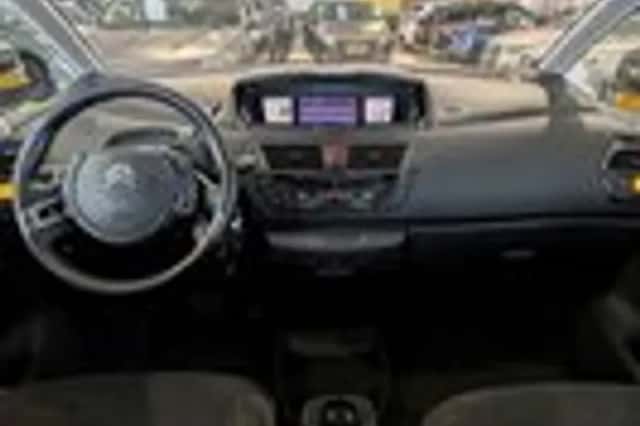 Citroën C4 Picasso (2011) thumbnail 9