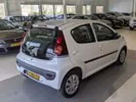 Peugeot 107 (2013) thumbnail 4