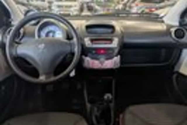 Peugeot 107 (2013) thumbnail 8