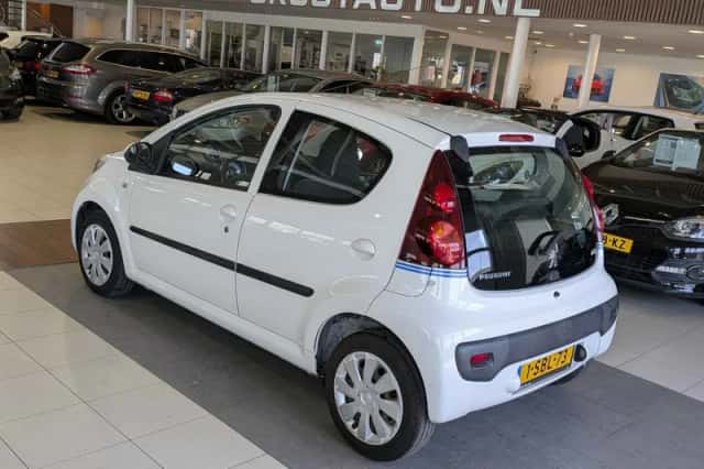 Peugeot 107 (2013) thumbnail 3