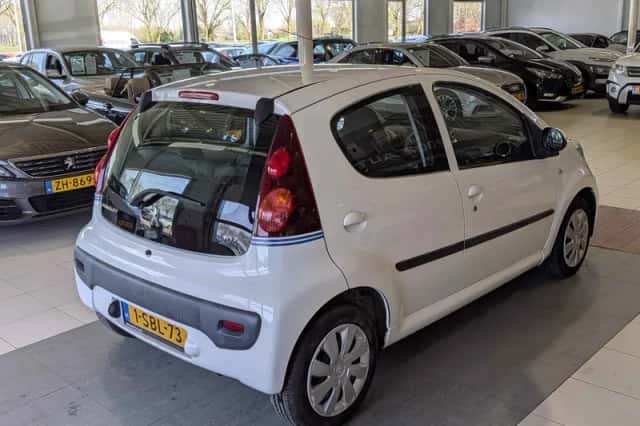 Peugeot 107 (2013) thumbnail 4