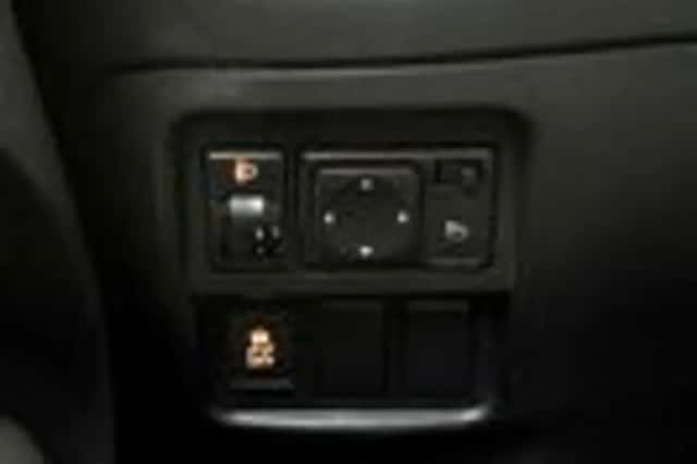 Nissan Juke (2011) thumbnail 14