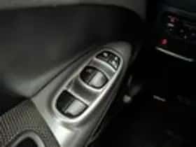 Nissan Juke (2011) thumbnail 15