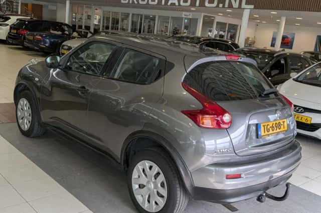 Nissan Juke (2011) thumbnail 3