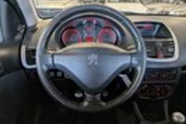 Peugeot 206+ (2010) thumbnail 9