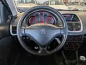 Peugeot 206+ (2010) thumbnail 9