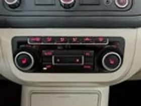 Volkswagen Golf (2012) thumbnail 17