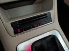 Volkswagen Golf (2012) thumbnail 21