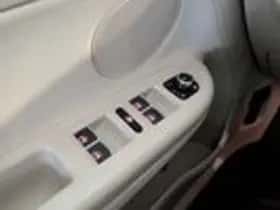 Volkswagen Golf (2012) thumbnail 24