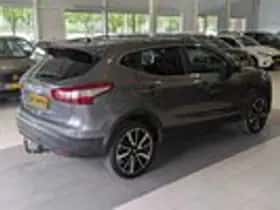 Nissan Qashqai (2015) thumbnail 4