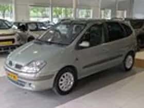 Renault Scénic (2002) thumbnail 2