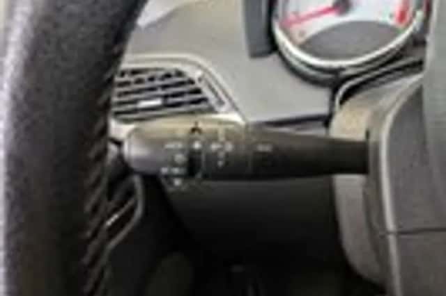 Peugeot 207 (2009) thumbnail 12