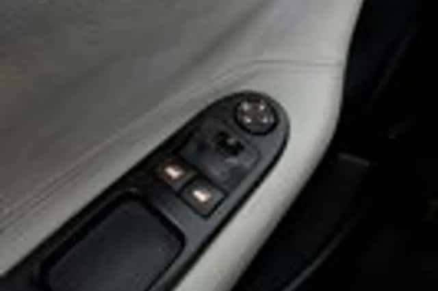 Peugeot 207 (2009) thumbnail 19