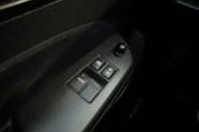 Suzuki Swift (2011) thumbnail 16