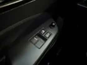 Suzuki Swift (2011) thumbnail 16