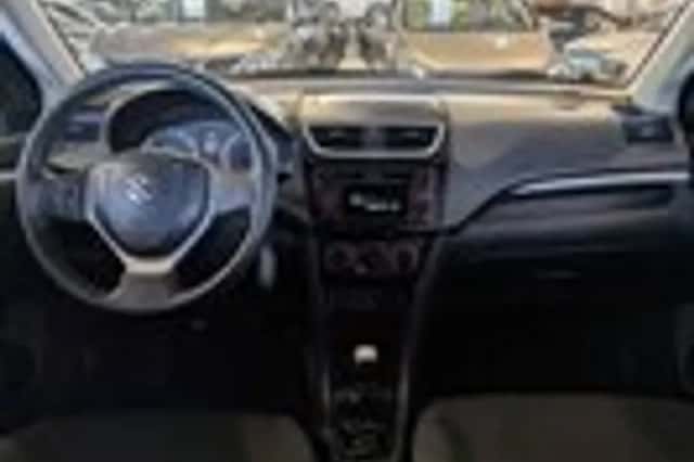 Suzuki Swift (2011) thumbnail 9