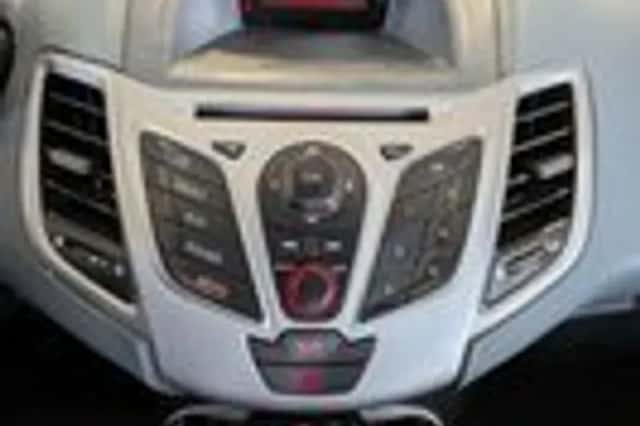 Ford Fiesta (2009) thumbnail 13