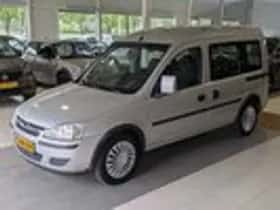 Opel Combo (2010) thumbnail 2