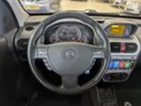 Opel Combo (2010) thumbnail 10