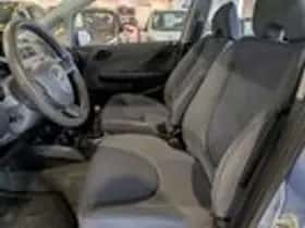 Honda Jazz (2004) thumbnail 6