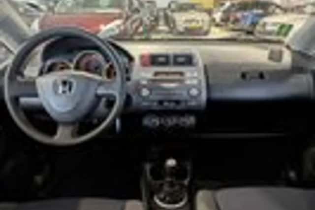 Honda Jazz (2004) thumbnail 8