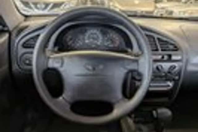 Daewoo Lanos (1999) thumbnail 9
