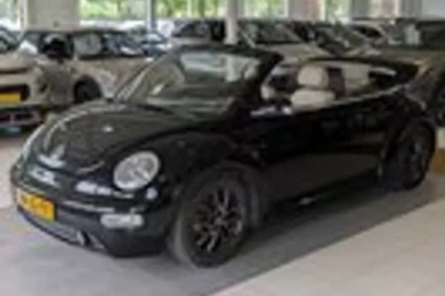 Volkswagen New Beetle (2004) thumbnail 2