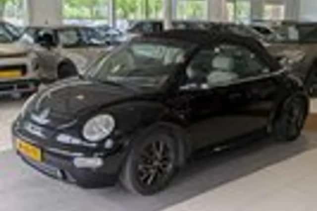 Volkswagen New Beetle (2004) thumbnail 17