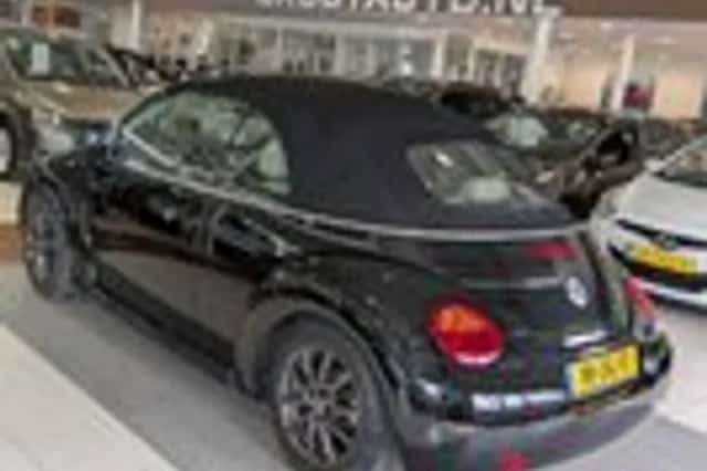 Volkswagen New Beetle (2004) thumbnail 18