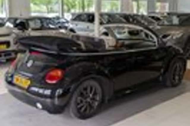 Volkswagen New Beetle (2004) thumbnail 4