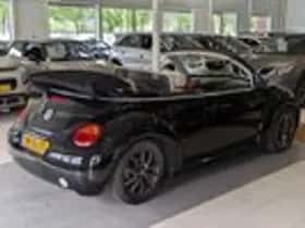 Volkswagen New Beetle (2004) thumbnail 4