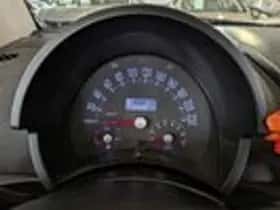 Volkswagen New Beetle (2004) thumbnail 10