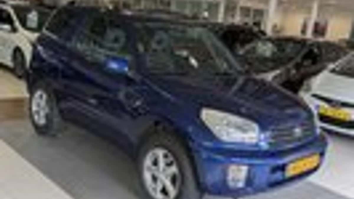 Toyota RAV4 (2003) — foto 1