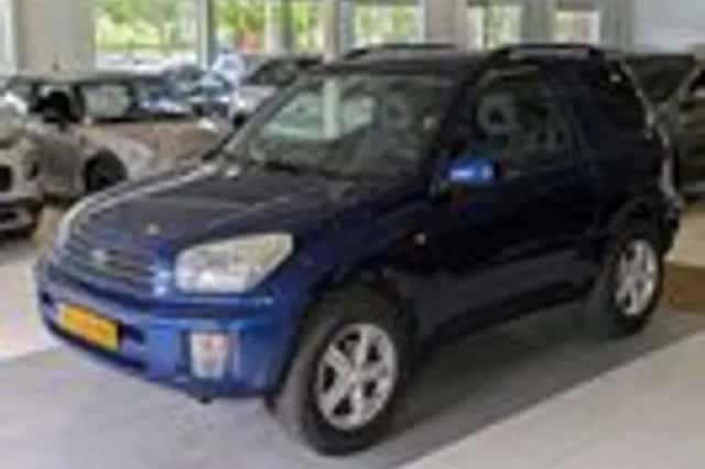 Toyota RAV4 (2003) thumbnail 2