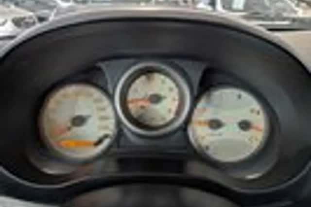 Toyota RAV4 (2003) thumbnail 11